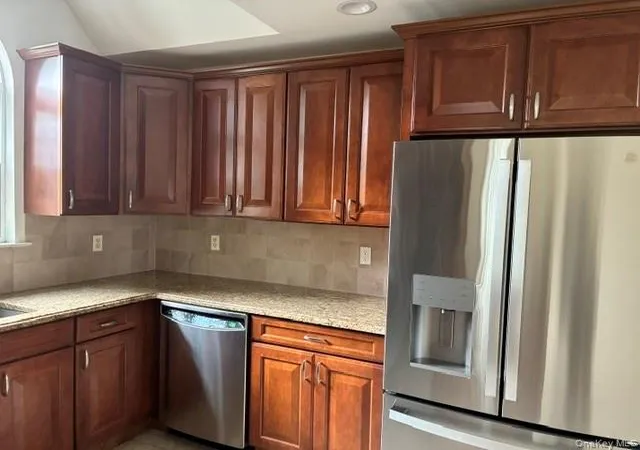 Photo 3 of Condo for sale at 154 Christine Dr, Huntington, NY 11746 | MLS# 1052021 | Listing updated on 2026-10-01