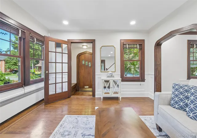 Photo 3 of Single family home for sale at 206 Glenmore St, North Hempstead, NY 11596 | MLS# 1052028 | Listing updated on 2026-09-17