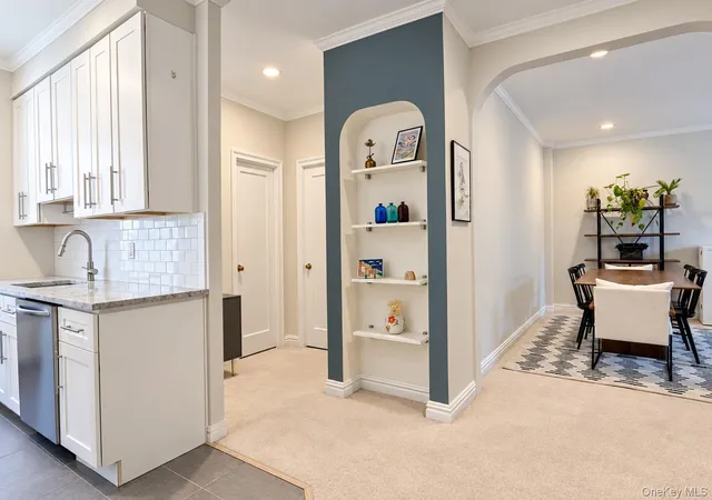 Condo for sale at 21 Barstow Rd #2D, North Hempstead, NY 11021 | MLS# 1052043