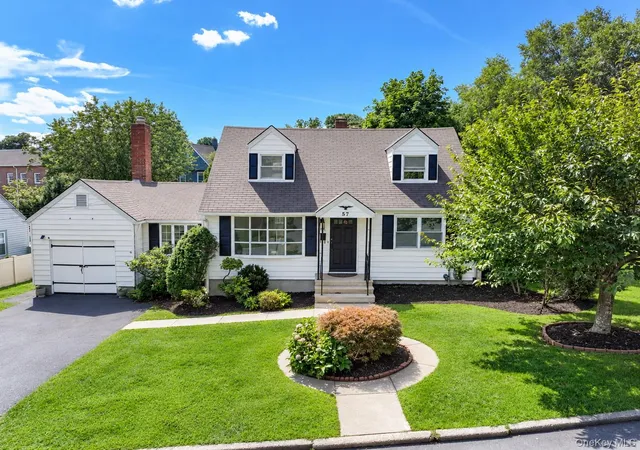 Photo 1 of Single family home for sale at 57 King St, Greenburgh, NY 10522 | MLS# 1052049 | Listing updated on 2026-10-18