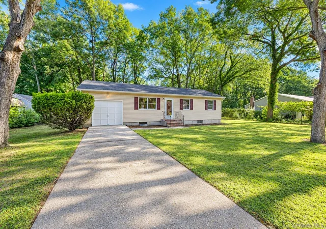 Single family home for sale at 50 Fanning Blvd, Riverhead, NY 11901 | MLS# 1052051 | Listing updated on 2026-09-21