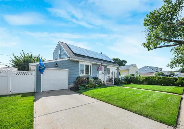 Photo 3 of Sale Pending at 2014 Central Dr S, Hempstead, NY 11554 | MLS# 1052052 | Listing updated on 2026-10-08