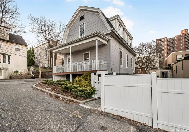 Photo 3 of Multi family home for sale at 451 W 258th Street, New York, NY 10471 | MLS# 1052055 | Listing updated on 2026-10-07