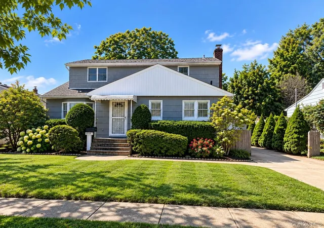 Photo 1 of Single family home for sale at 1460 Joyce Ln, Hempstead, NY 11783 | MLS# 1052066 | Listing updated on 2026-09-20