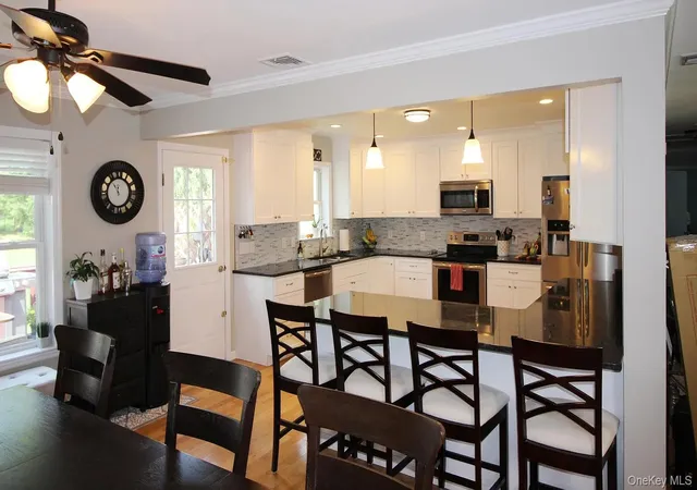 Photo 3 of Single family home for sale at 5 Meadow Dr, Carmel, NY 10512 | MLS# 1052070 | Listing updated on 2026-10-07