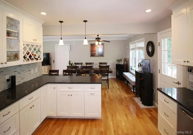 Photo 3 of Single family home for sale at 5 Meadow Dr, Carmel, NY 10512 | MLS# 1052070 | Listing updated on 2026-10-07