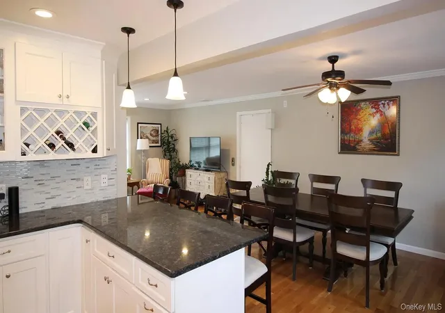 Photo 4 of Single family home for sale at 5 Meadow Dr, Carmel, NY 10512 | MLS# 1052070 | Listing updated on 2026-10-07