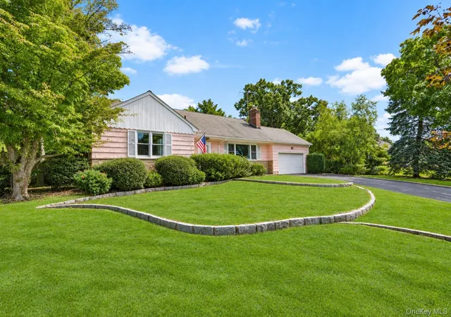 Photo 1 of Single family home for sale at 25 Manger Cir, Pelham, NY 10803 | MLS# 1052076 | Listing updated on 2026-09-19