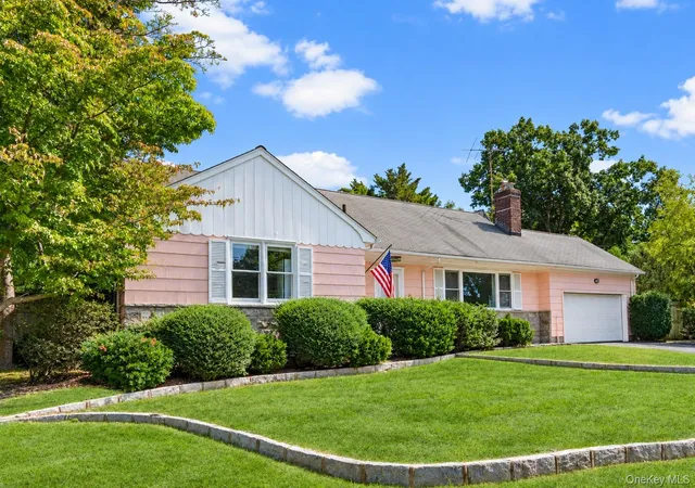 Photo 2 of Single family home for sale at 25 Manger Cir, Pelham, NY 10803 | MLS# 1052076 | Listing updated on 2026-09-19