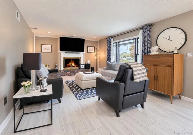 Photo 2 of Single family home for sale at 188 Glen Summer Rd, Islip, NY 11741 | MLS# 1052078 | Listing updated on 2026-09-26