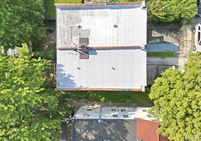 Photo 4 of Single family home for sale at 4814 Murdock Ave, New York, NY 10470 | MLS# 1052084 | Listing updated on 2026-09-20