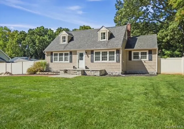 Photo 1 of Single family home for sale at 6 Hawk Rd, Brookhaven, NY 11778 | MLS# 1052104 | Listing updated on 2026-09-20