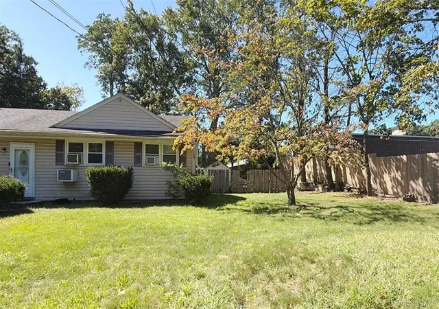 Photo 3 of Single family home for sale at 226 Holbrook Rd, Brookhaven, NY 11741 | MLS# 1052117 | Listing updated on 2026-09-21