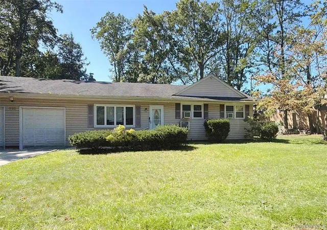 Photo 3 of Single family home for sale at 226 Holbrook Rd, Brookhaven, NY 11741 | MLS# 1052117 | Listing updated on 2026-09-21