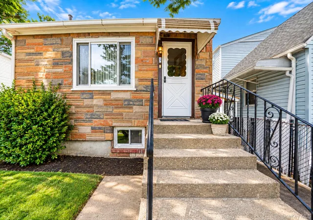 Single family home for sale at 5 Park Pl, Hempstead, NY 11580 | MLS# 1052126
