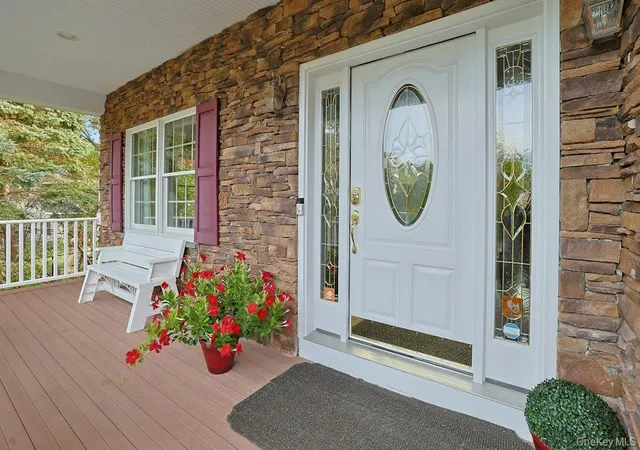 Photo 3 of Single family home for sale at 38 Shorn Dr, Orangetown, NY 10913 | MLS# 1052129 | Listing updated on 2026-10-02
