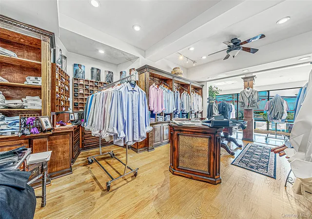 Listing Photo 5 - Condo for sale in building located at 2904 Lincoln Ave, Hempstead, NY 11572