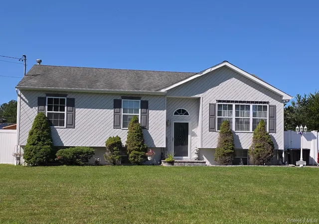 Single family home for sale at 906 Bayview Ave, Brookhaven, NY 11713 | MLS# 1052137