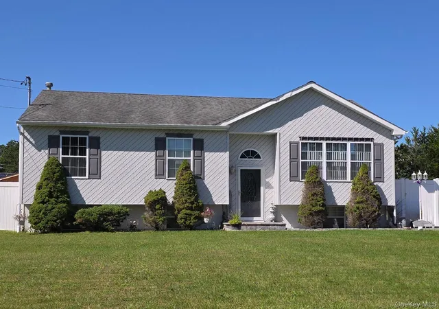 Photo 1 of Single family home for sale at 906 Bayview Ave, Brookhaven, NY 11713 | MLS# 1052137 | Listing updated on 2026-09-25