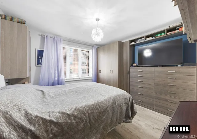 Listing Photo 4 - Condo for sale in building located at 3360 Shore Pkwy, New York, NY 11235 - Unit #4B