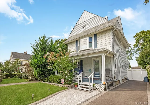 Photo 4 of Single family home for sale at 53 Thorne St, Brookhaven, NY 11772 | MLS# 1052163 | Listing updated on 2026-10-05