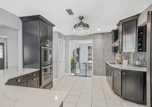 Photo 3 of Single family home for sale at 11 Susan Ct, Babylon, NY 11729 | MLS# 1052173 | Listing updated on 2026-09-19