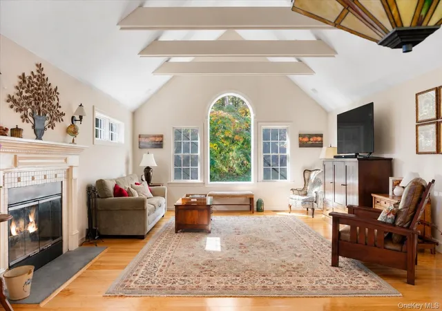 Photo 3 of Single family home for sale at 611 Birdsall Dr, Yorktown, NY 10598 | MLS# 1052174 | Listing updated on 2026-10-22