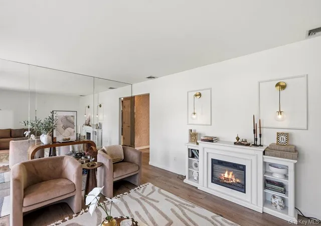 Photo 2 of Single family home for sale at 21 Seusing Blvd, Islip, NY 11779 | MLS# 1052197 | Listing updated on 2026-09-28