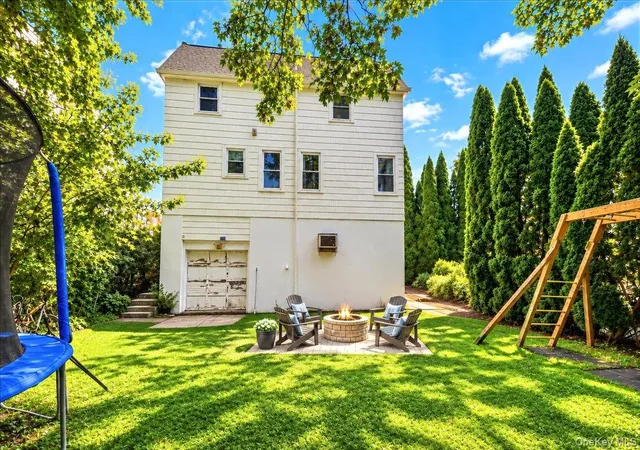 Photo 3 of Single family home for sale at 201 Park Dr, Eastchester, NY 10709 | MLS# 1052207 | Listing updated on 2026-10-04