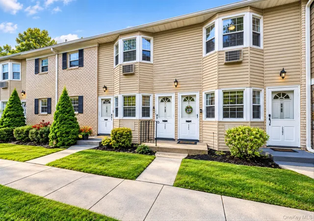 Photo 1 of Condo for sale at 3221 Wilshire Ln #21E, Islip, NY 11769 | MLS# 1052208 | Listing updated on 2026-10-01