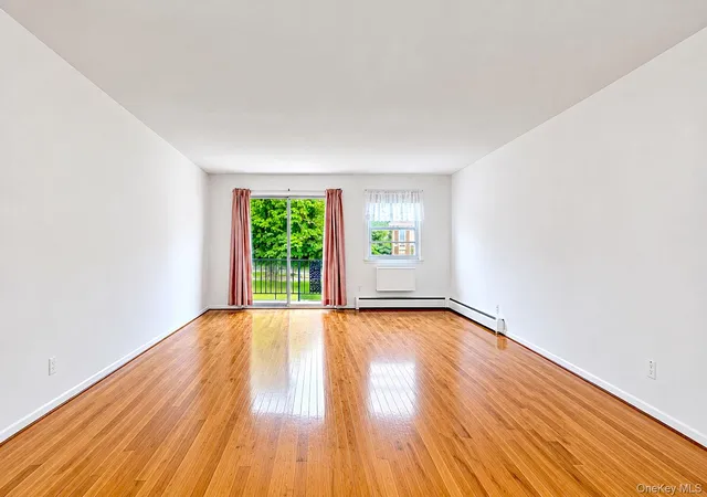 Listing Photo 5 - Condo for sale in building located at 3221 Wilshire Ln, Islip, NY 11769 - Unit #21E