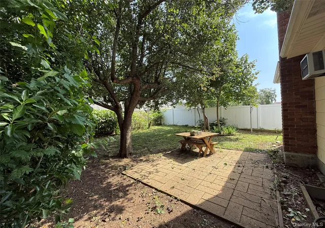 Photo 2 of Single family home for sale at 260 8th Street, Oyster Bay, NY 11714 | MLS# 1052238 | Listing updated on 2026-09-27