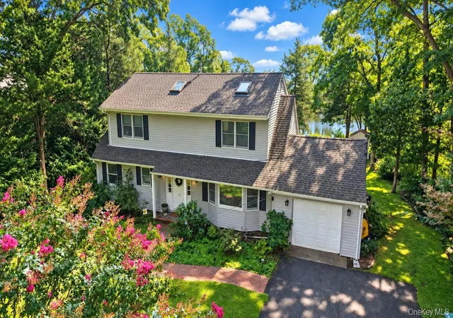 Photo 2 of Single family home for sale at 55 Leafy Way, Riverhead, NY 11931 | MLS# 1052245 | Listing updated on 2026-10-03