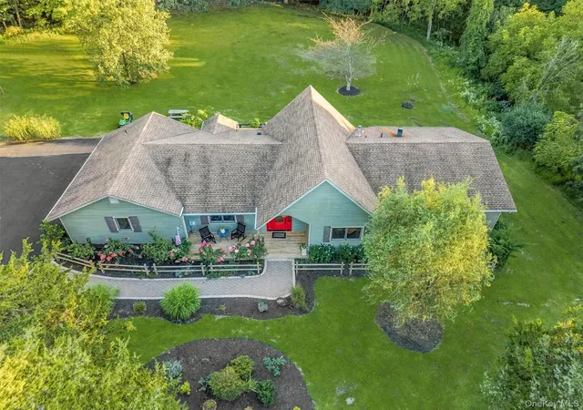Photo 2 of Single family home for sale at 12 Whitefield Ave, Warwick (town), NY 10990 | MLS# 1052271 | Listing updated on 2026-10-07