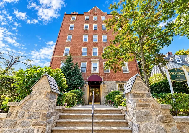 Photo 1 of Condo for sale at 40 E Birch St #Apt 4D, Mount Vernon, NY 10552 | MLS# 1052288 | Listing updated on 2026-09-22