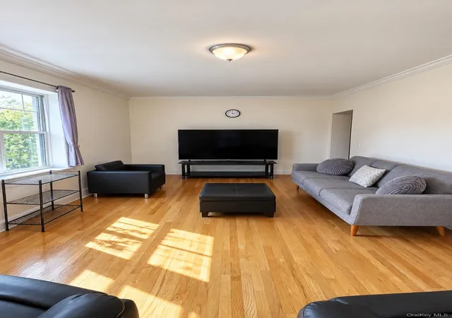 Photo 4 of House for sale at 40 E Birch St #Apt 4D, Mount Vernon, NY 10552 | MLS# 1052288 | Listing updated on 2026-09-22