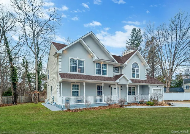 Photo 3 of Single family home for sale at 6 Denmark Ct, Huntington, NY 11743 | MLS# 1052291 | Listing updated on 2026-09-30