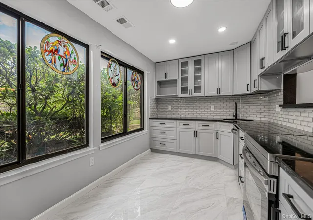 Photo 4 of Condo for sale at 11 Jackson Ave #27, Yonkers, NY 10583 | MLS# 1052295 | Listing updated on 2026-10-20
