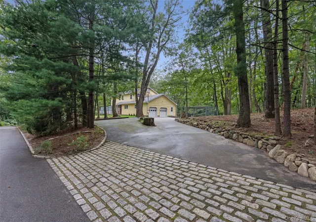 Single family home for sale at 614 Twin Hills Ct, Huntington, NY 11768 | MLS# 1052297