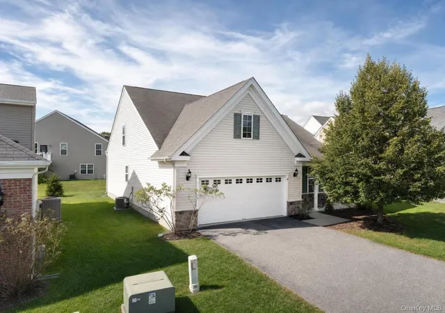 Photo 3 of Single family home for sale at 24 Lilac St, Middletown, NY 10940 | MLS# 1052305 | Listing updated on 2026-10-01