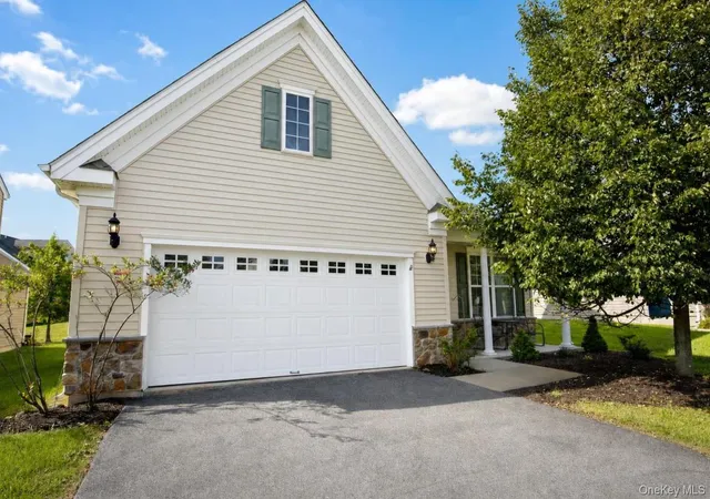 Photo 4 of Single family home for sale at 24 Lilac St, Middletown, NY 10940 | MLS# 1052305 | Listing updated on 2026-10-01