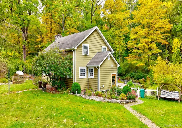 Photo 2 of Single family home for sale at 202 Canopus Holw Rd, Putnam Valley, NY 10579 | MLS# 1052313 | Listing updated on 2026-10-05