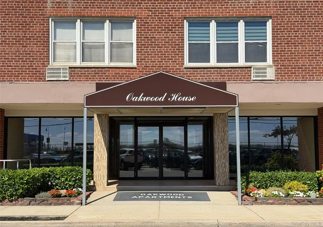 House for sale at 1 E Broadway #3D, Long Beach, NY 11561 | MLS# 1052321 | Listing updated on 2026-09-18