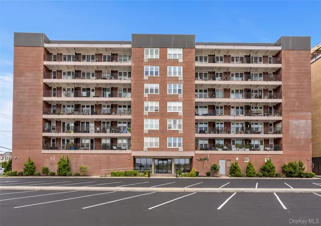 Photo 3 of Condo for sale at 1 E Broadway #3D, Long Beach, NY 11561 | MLS# 1052321 | Listing updated on 2026-10-08