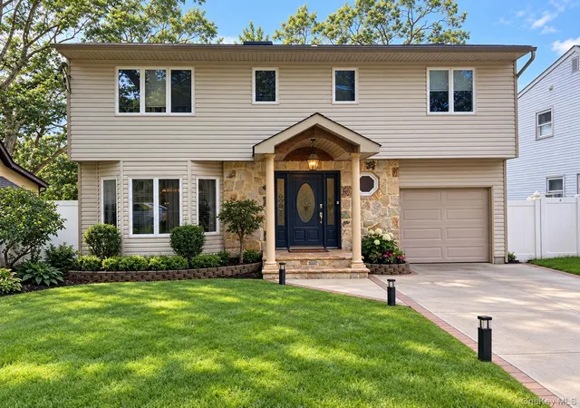 Photo 1 of Single family home for sale at 41 Homeland Dr, Huntington, NY 11743 | MLS# 1052331 | Listing updated on 2026-10-07