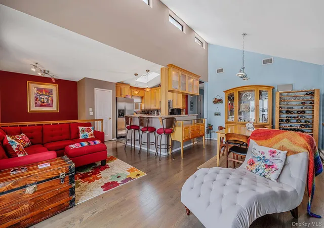 Photo 3 of Single family home for sale at 32 Yacht Clb Rd, Babylon, NY 11702 | MLS# 1052342 | Listing updated on 2026-09-20