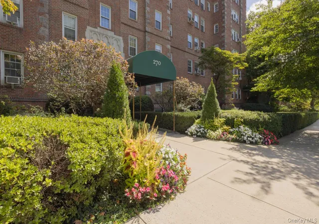 Photo 2 of House for sale at 270 Bronxville Rd #A51, Yonkers, NY 10708 | MLS# 1052362 | Listing updated on 2026-10-06