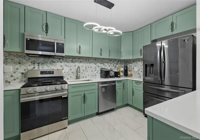 Photo 3 of House for sale at 2500 Johnson Ave #4K, New York, NY 10463 | MLS# 1052365 | Listing updated on 2026-09-25