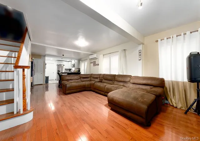 Photo 3 of Single family home for sale at 9917 215th Street, New York, NY 11429 | MLS# 1052377 | Listing updated on 2026-09-18