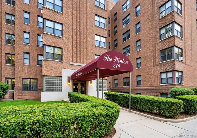 Photo 1 of Condo for sale at 210 Martine Ave #5L, White Plains, NY 10601 | MLS# 1052393 | Listing updated on 2026-09-18